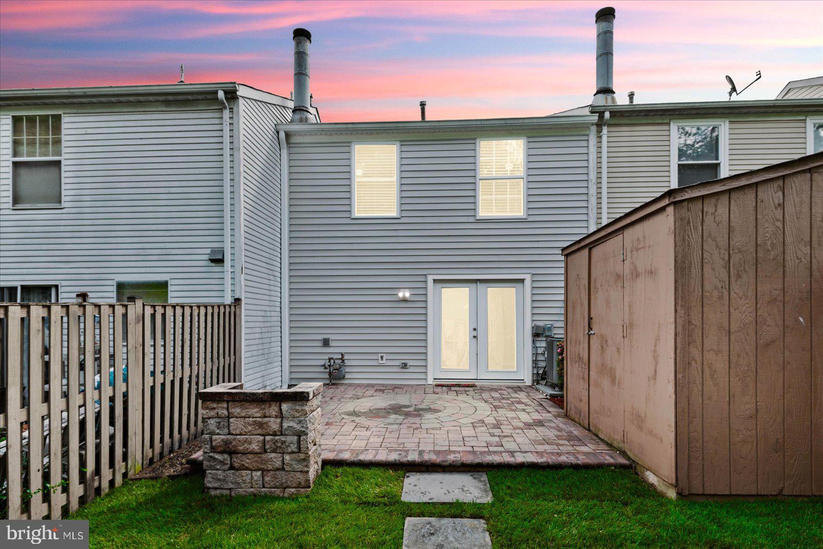 CAMBRIDGE SQUARE - Residential