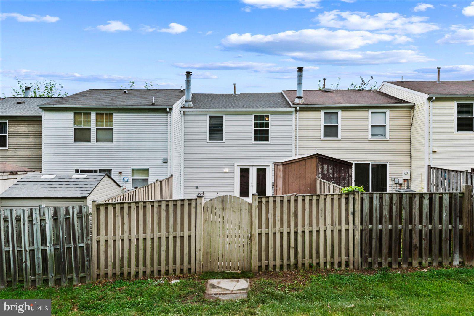 CAMBRIDGE SQUARE - Residential