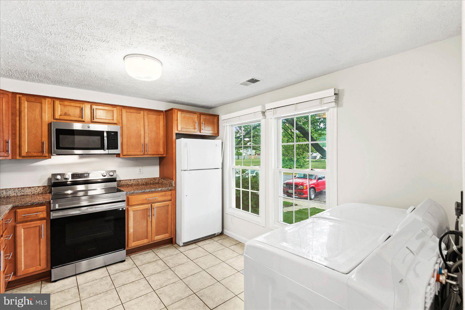 CAMBRIDGE SQUARE - Residential