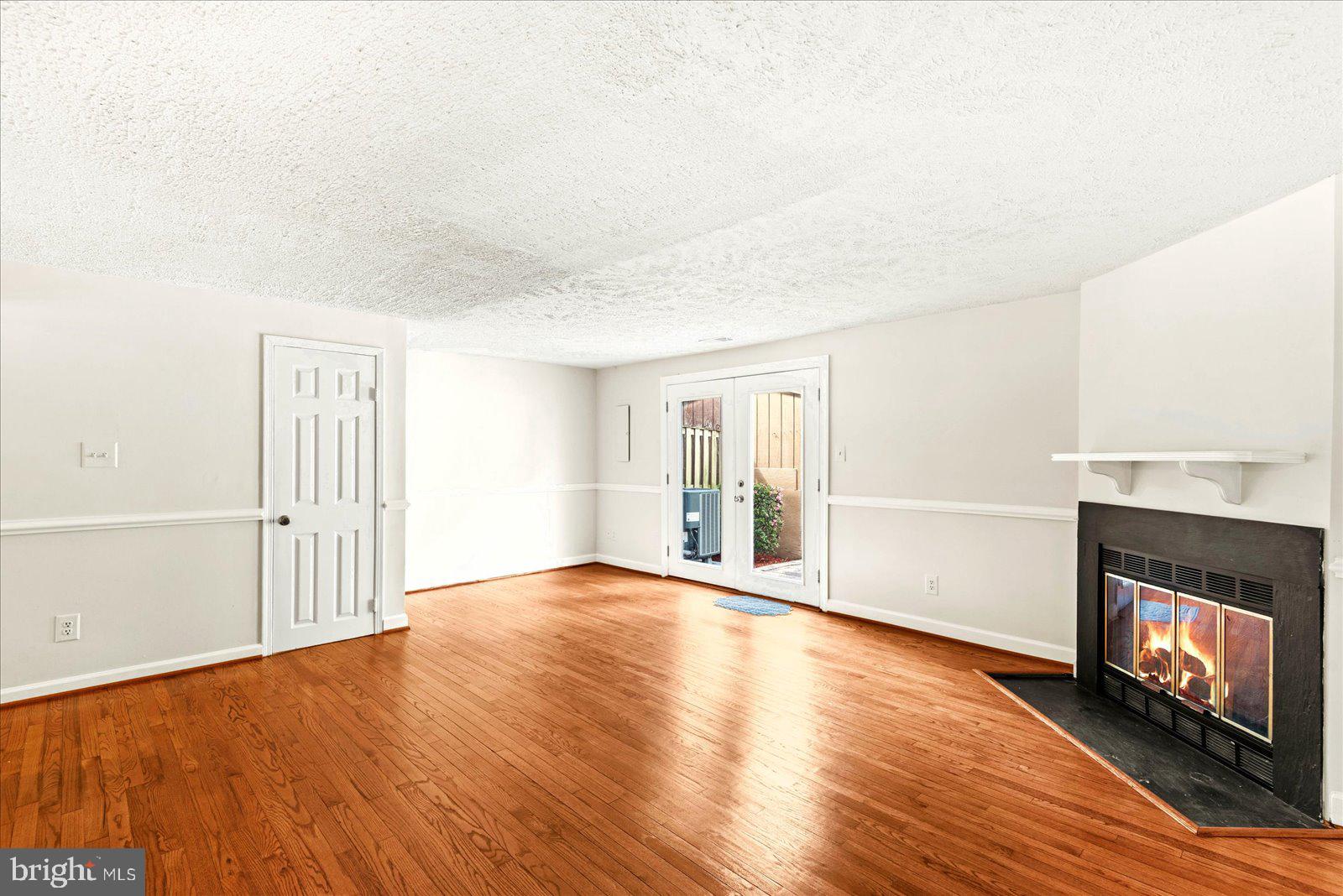 CAMBRIDGE SQUARE - Residential