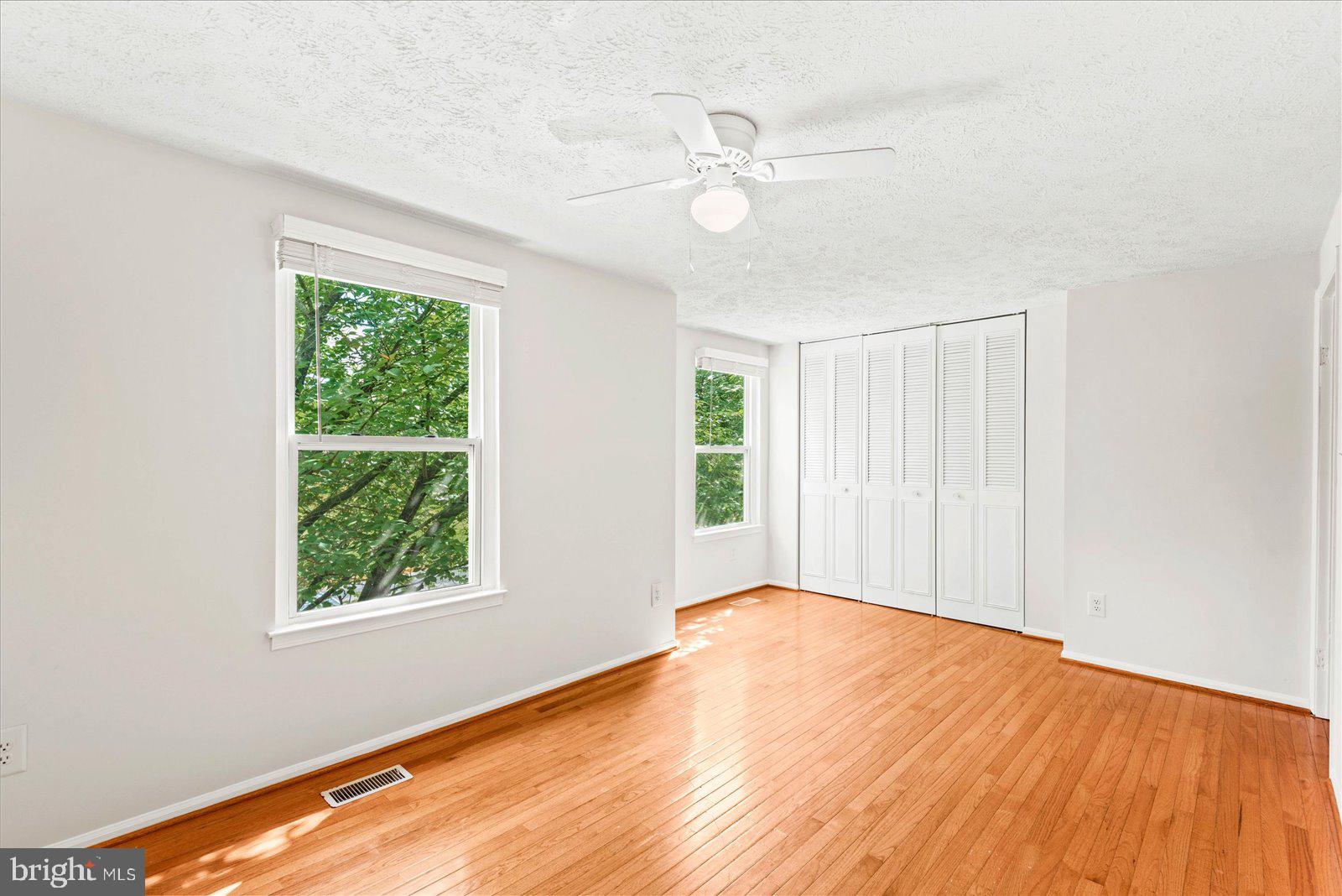 CAMBRIDGE SQUARE - Residential