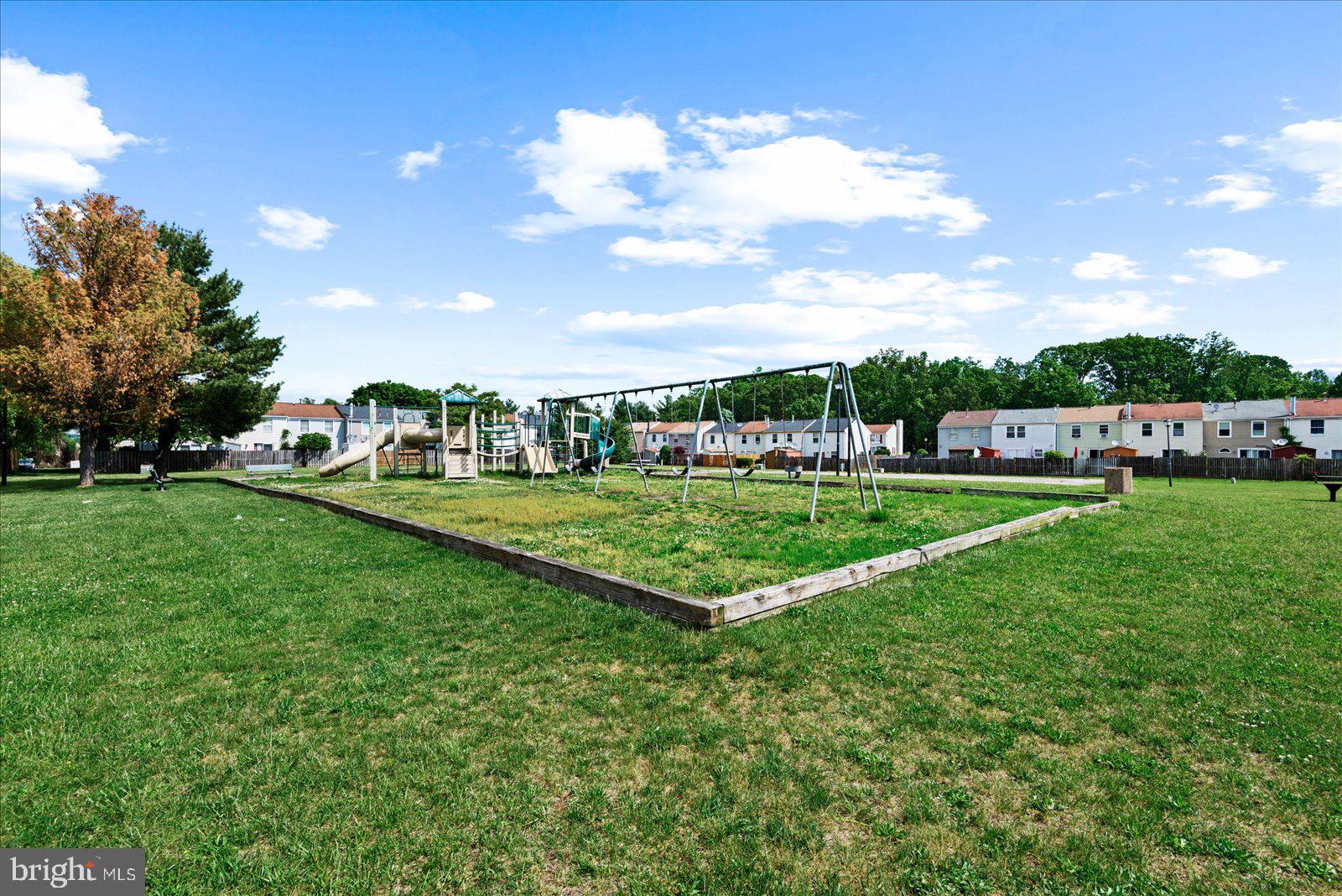 CAMBRIDGE SQUARE - Residential