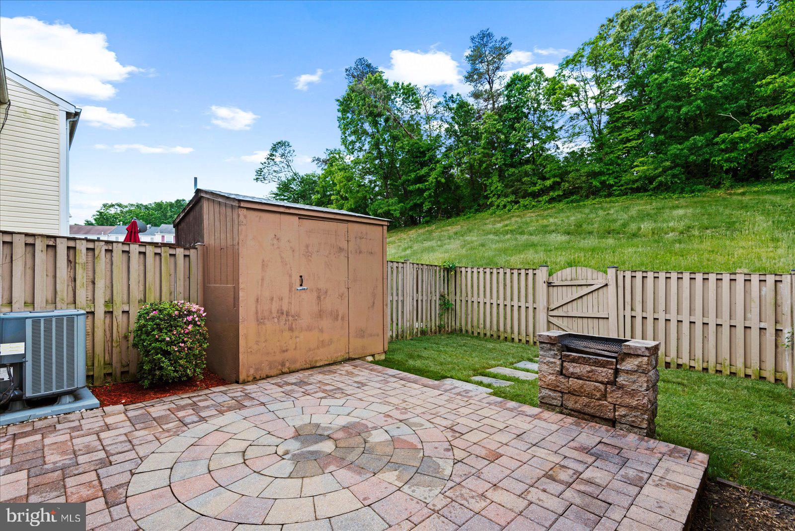 CAMBRIDGE SQUARE - Residential