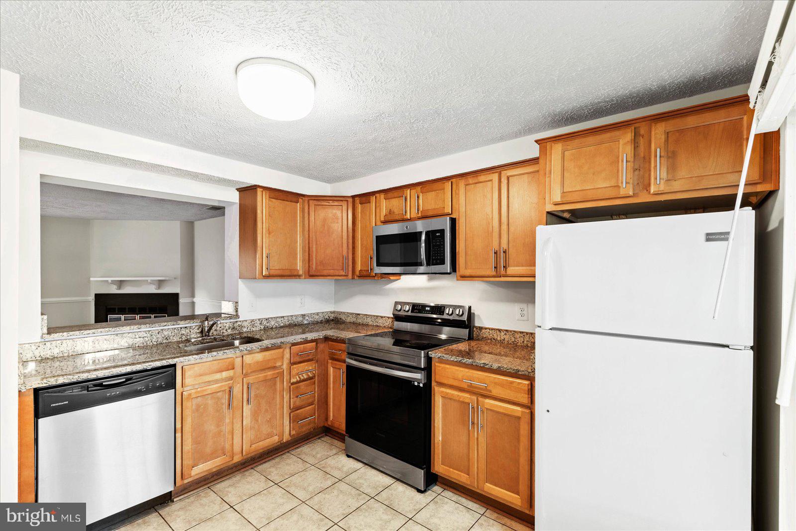 CAMBRIDGE SQUARE - Residential