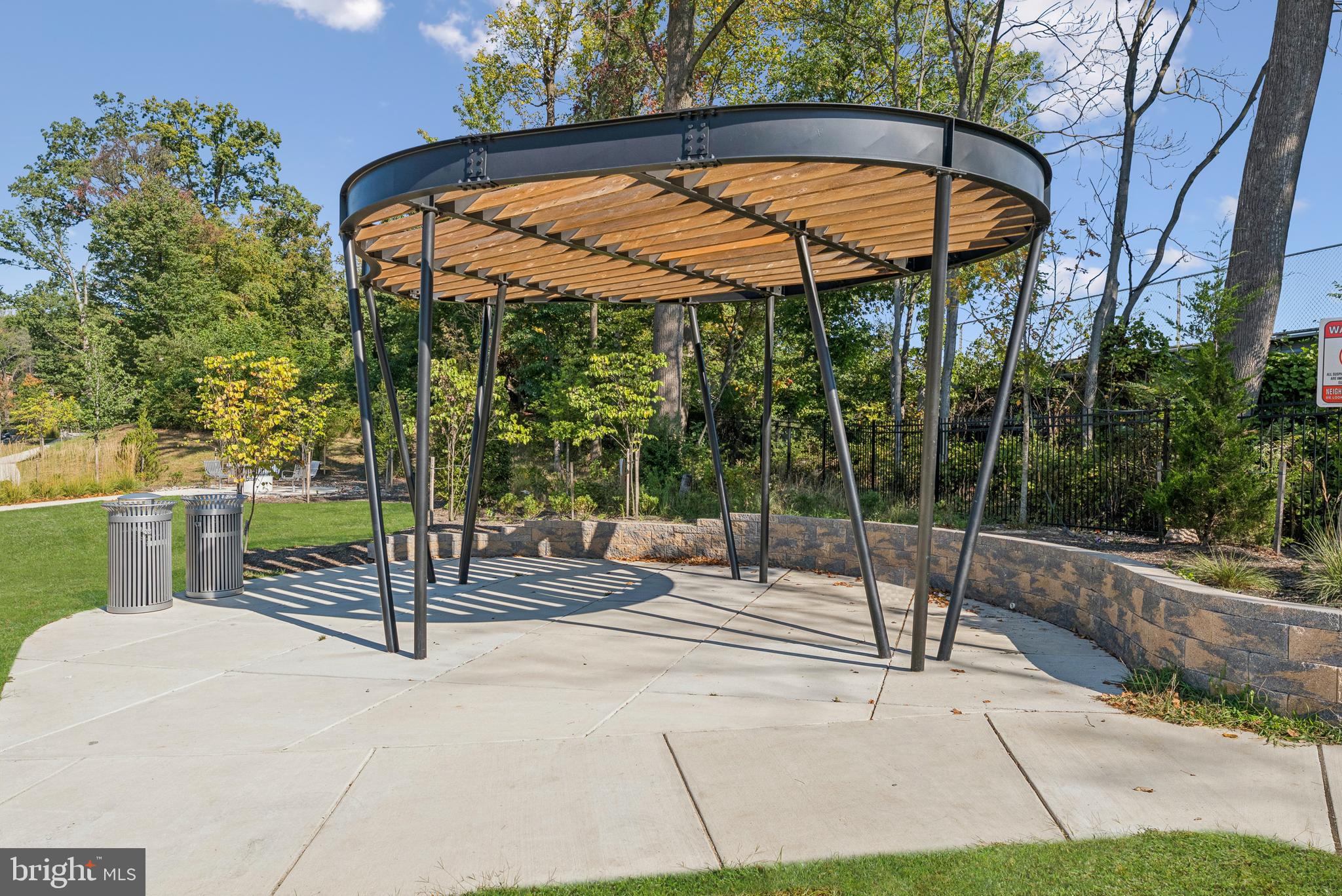 GATEWAY WEST - Residential