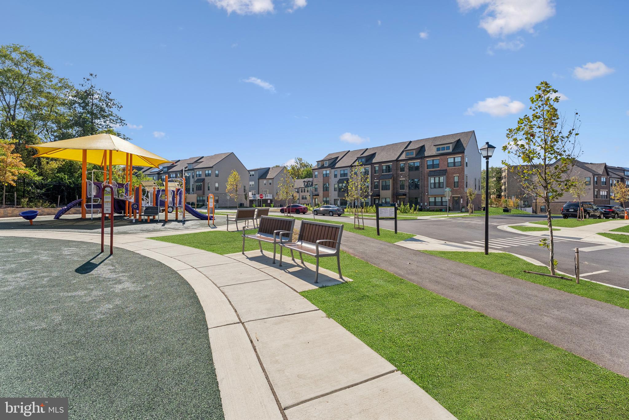 GATEWAY WEST - Residential