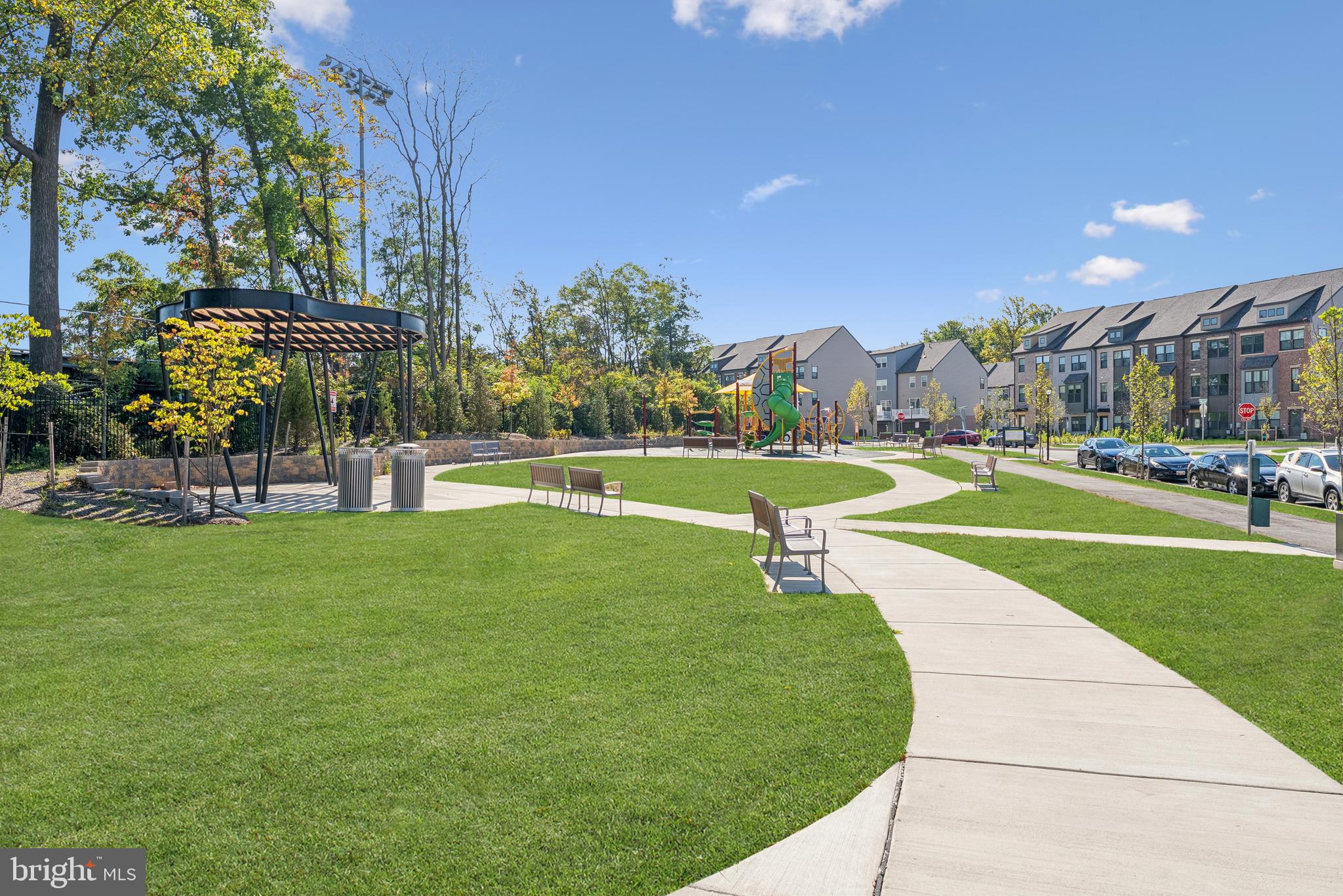 GATEWAY WEST - Residential