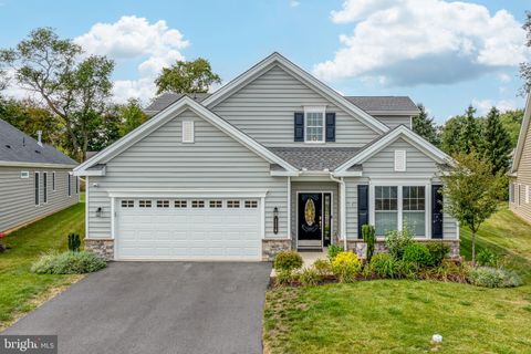 Photo of 114 Knox Manor Lane, EAST PETERSBURG, PA 17520 (MLS # PALA2056096)