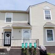 Townhouse For Rent - 5834 N Holly Springs Drive #2<br/> CAPITOL HEIGHTS, MD 20743