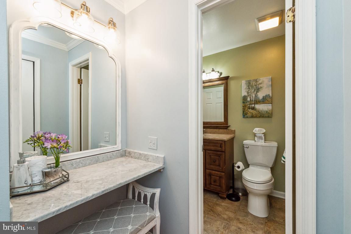 RIVERCHASE - Residential