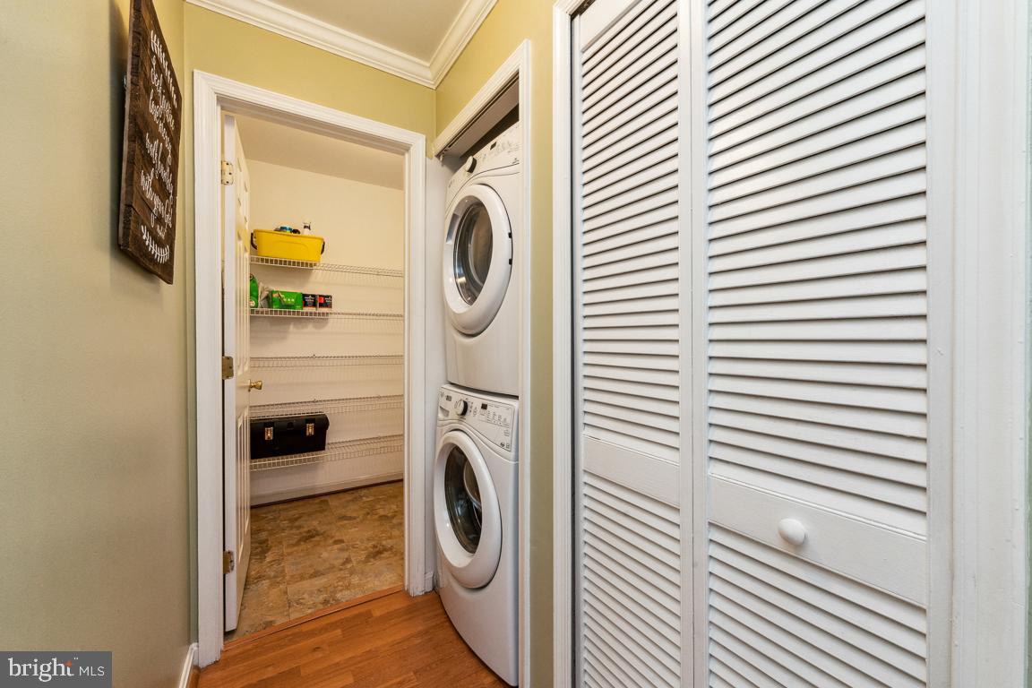 RIVERCHASE - Residential