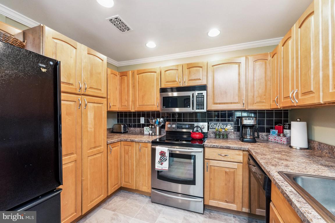 RIVERCHASE - Residential