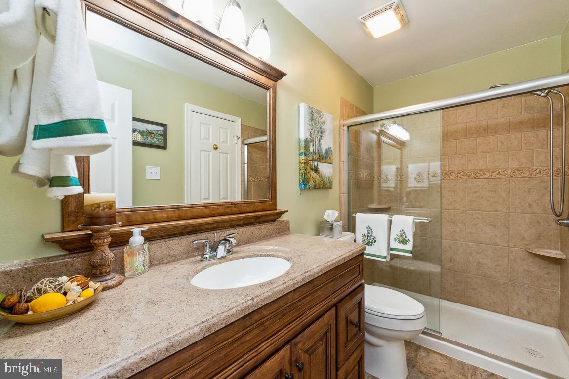 RIVERCHASE - Residential