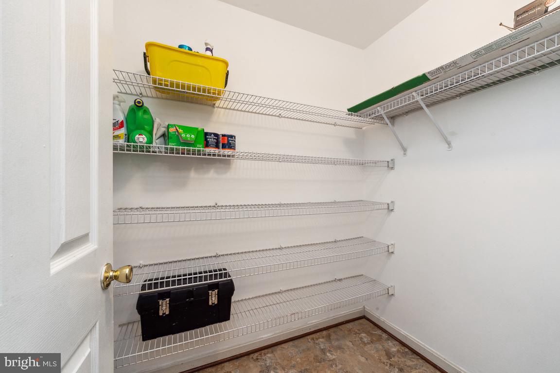 RIVERCHASE - Residential