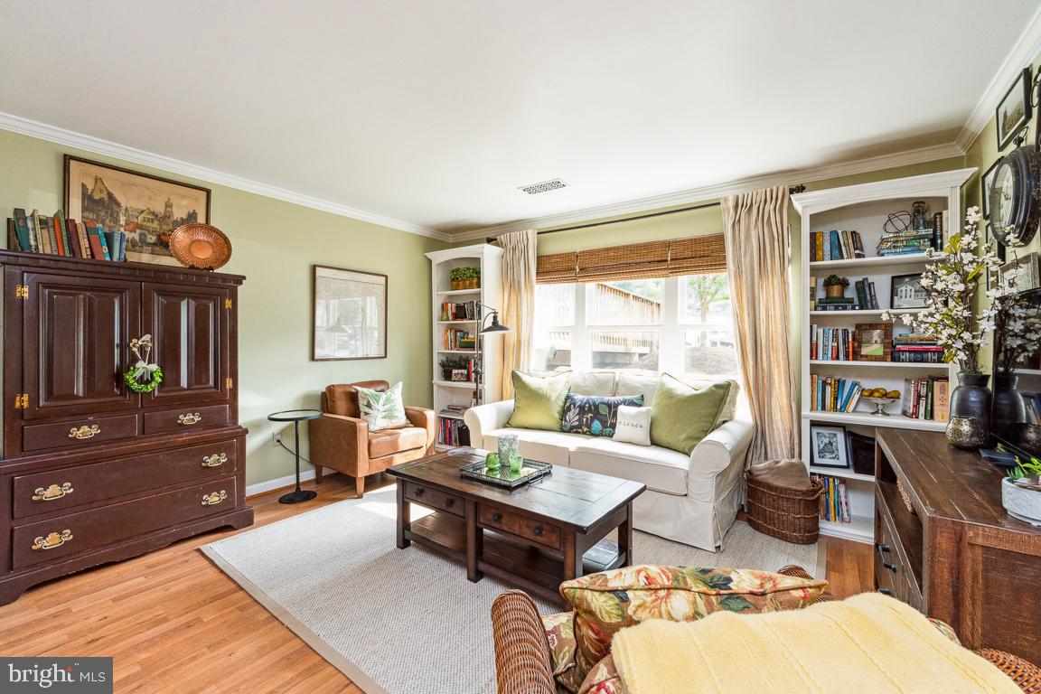 RIVERCHASE - Residential