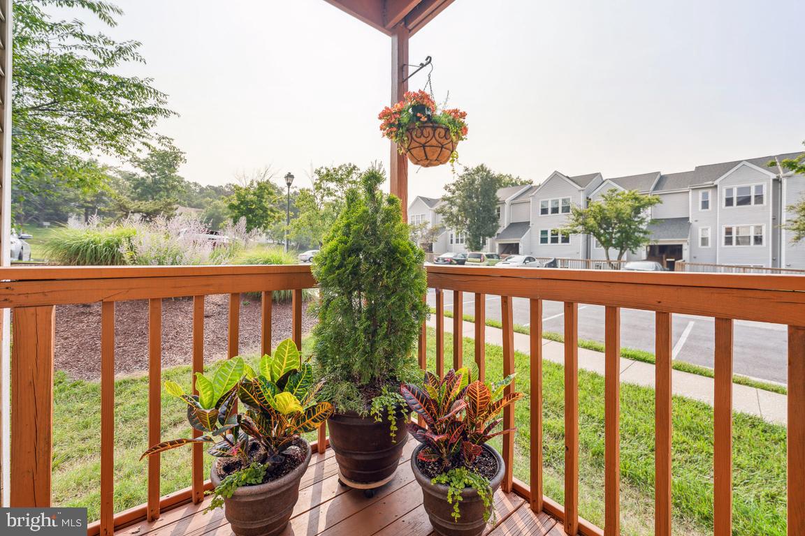 RIVERCHASE - Residential