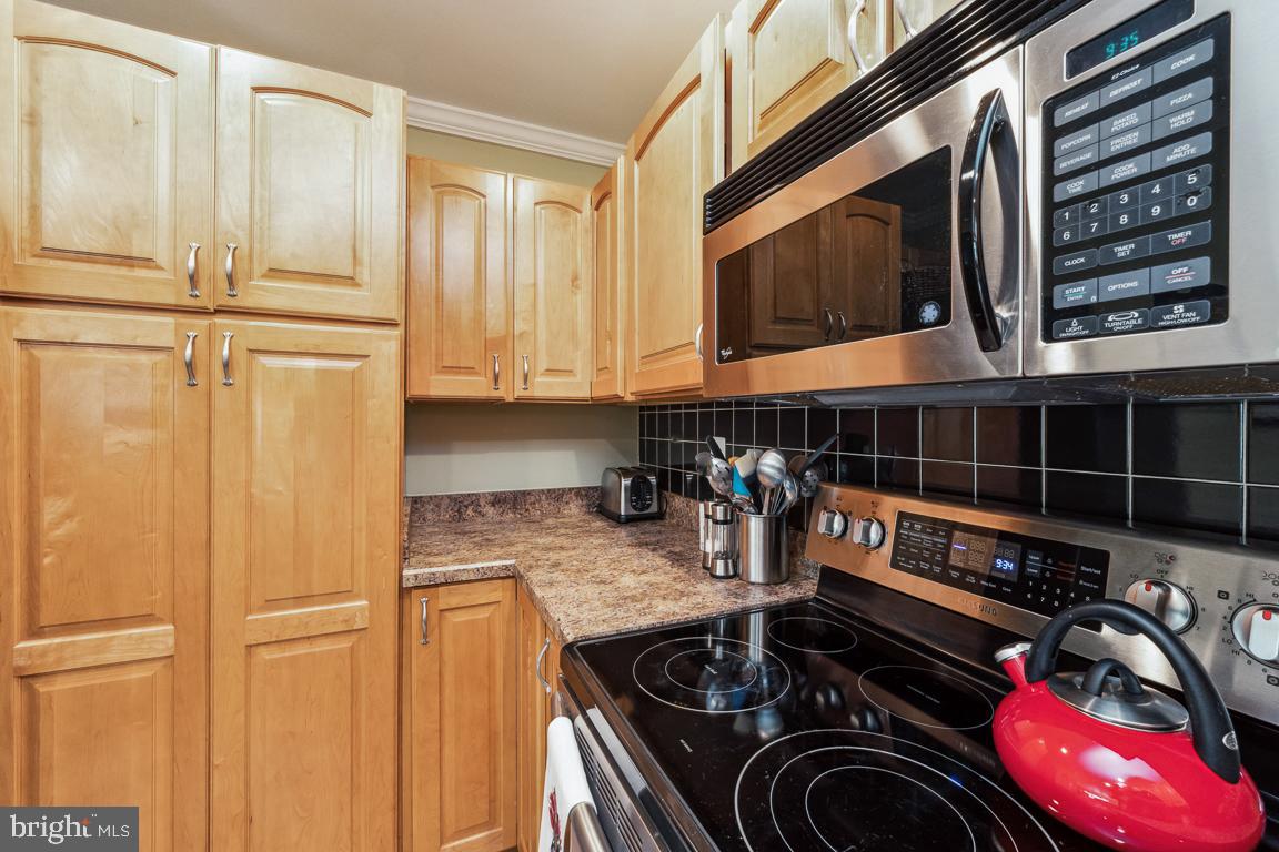 RIVERCHASE - Residential