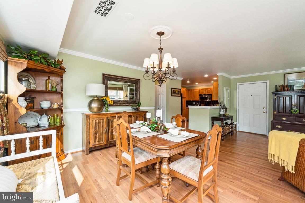 RIVERCHASE - Residential