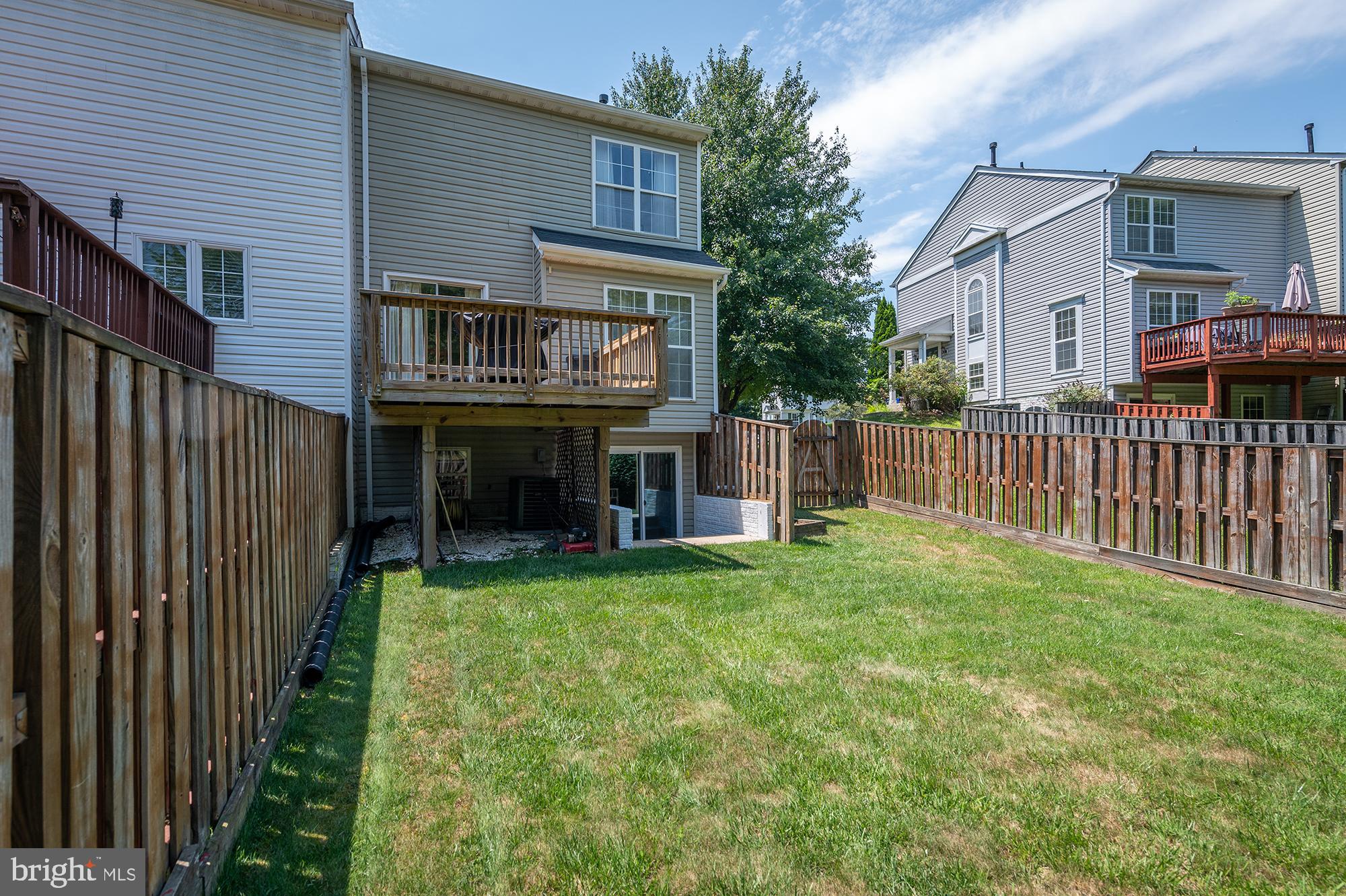 THE VILLAGES OF LYONSFIELD RUN - Residential