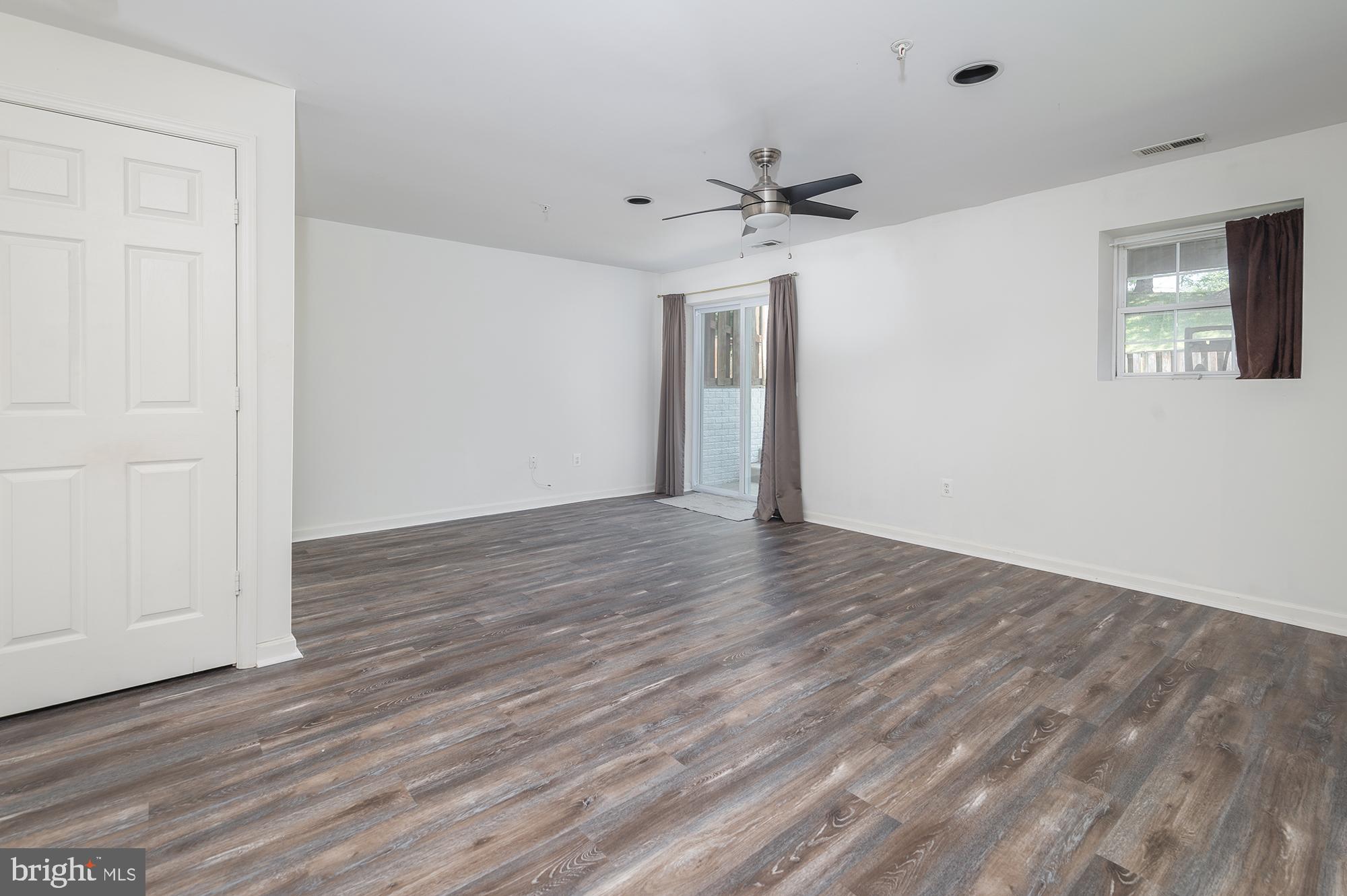 THE VILLAGES OF LYONSFIELD RUN - Residential