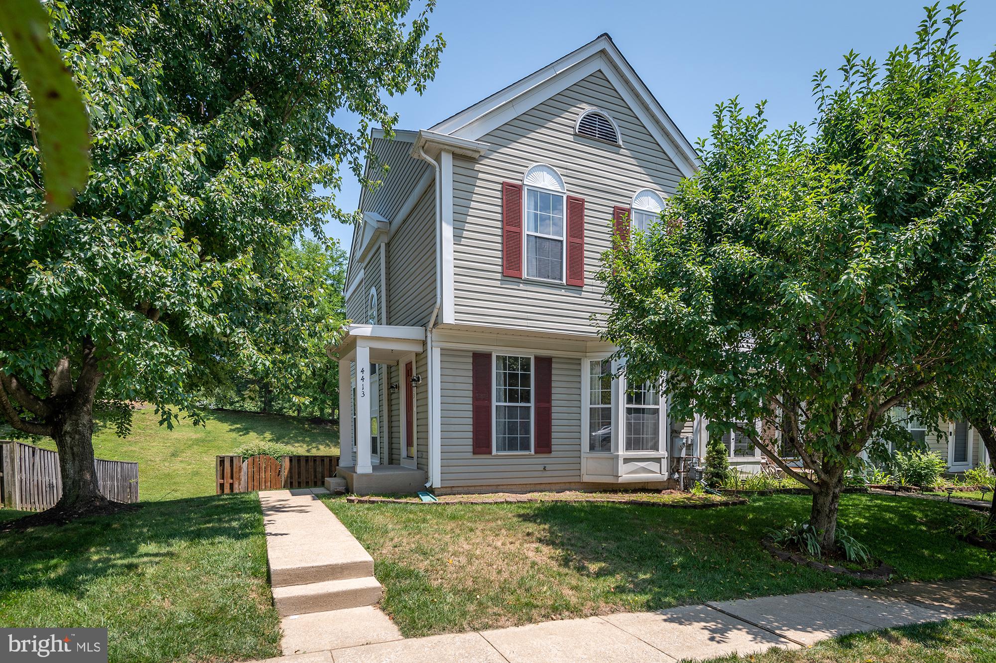 THE VILLAGES OF LYONSFIELD RUN - Residential