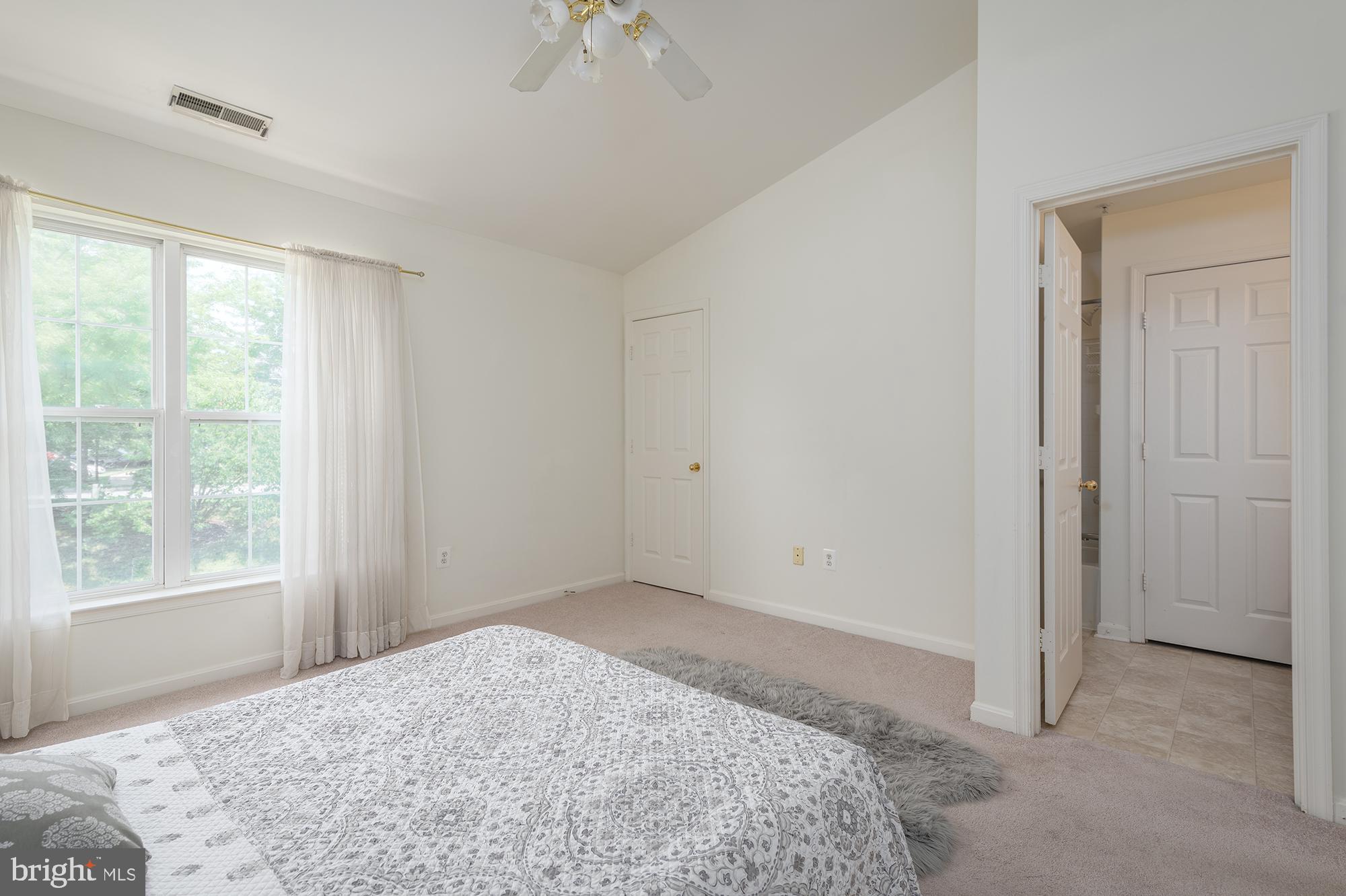 THE VILLAGES OF LYONSFIELD RUN - Residential