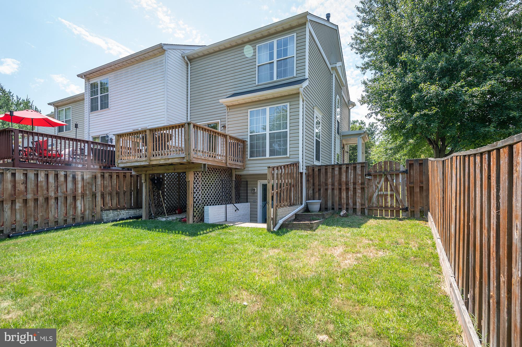 THE VILLAGES OF LYONSFIELD RUN - Residential