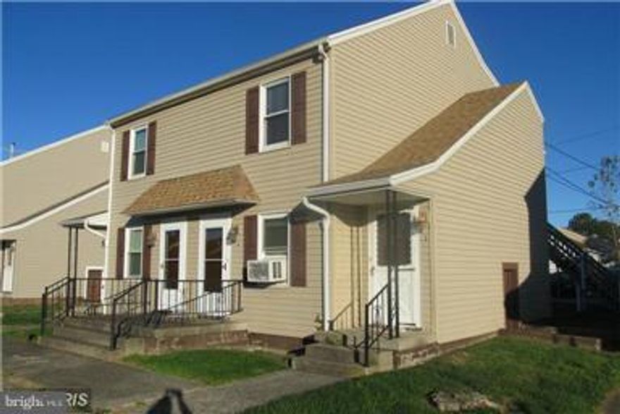 Nice second floor one bedroom apartment. Stove, refrigerator, parking, water, sewer, trash included in rent. Heat pump for economical a/c and heat. 1 year lease, no pets, no smoking. Owner is a licensed real estate agent.