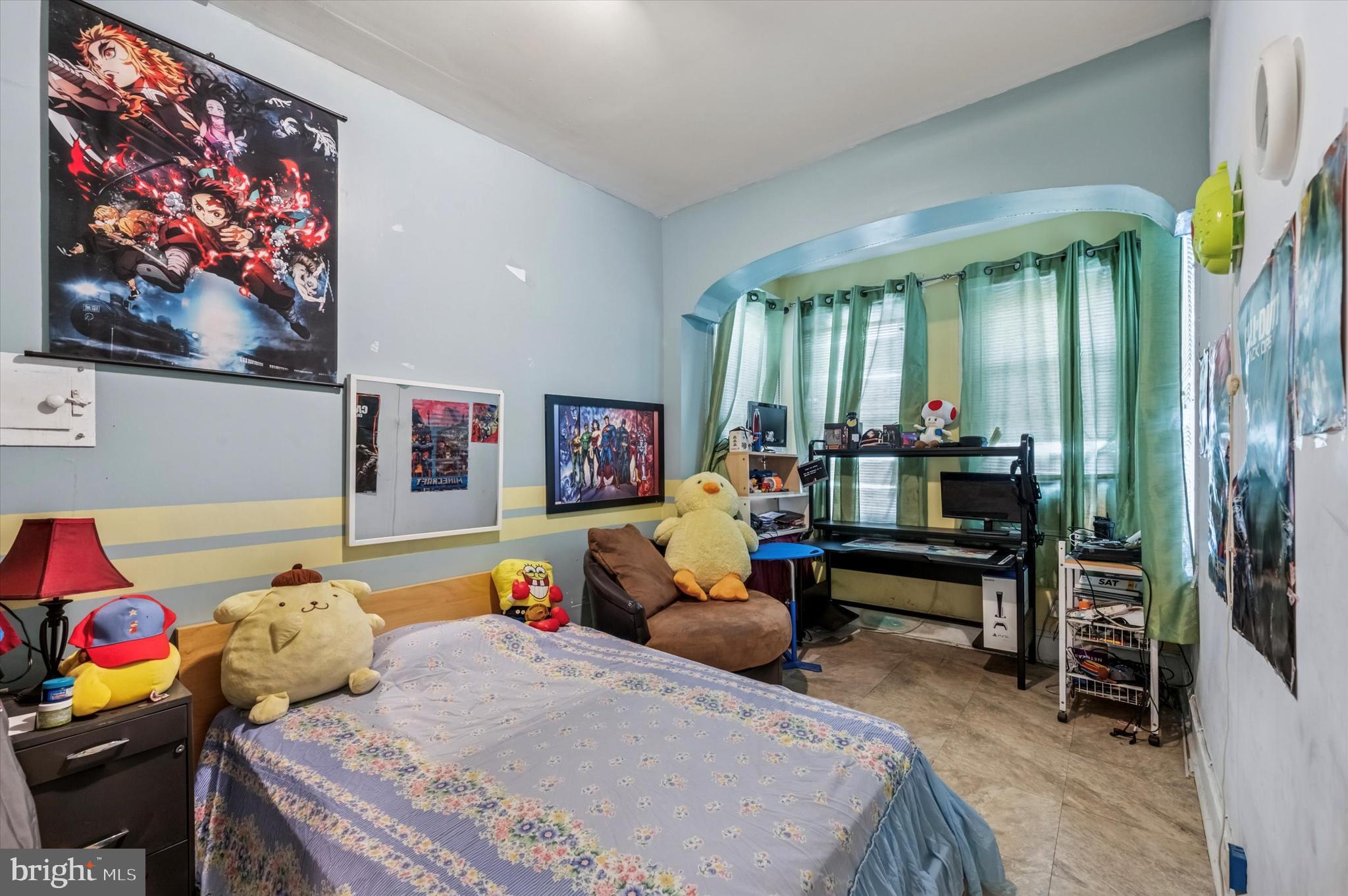 GERMANTOWN - Commercial Sale