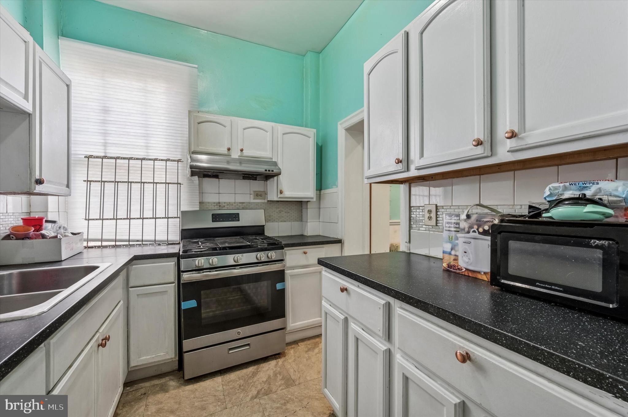 GERMANTOWN - Commercial Sale