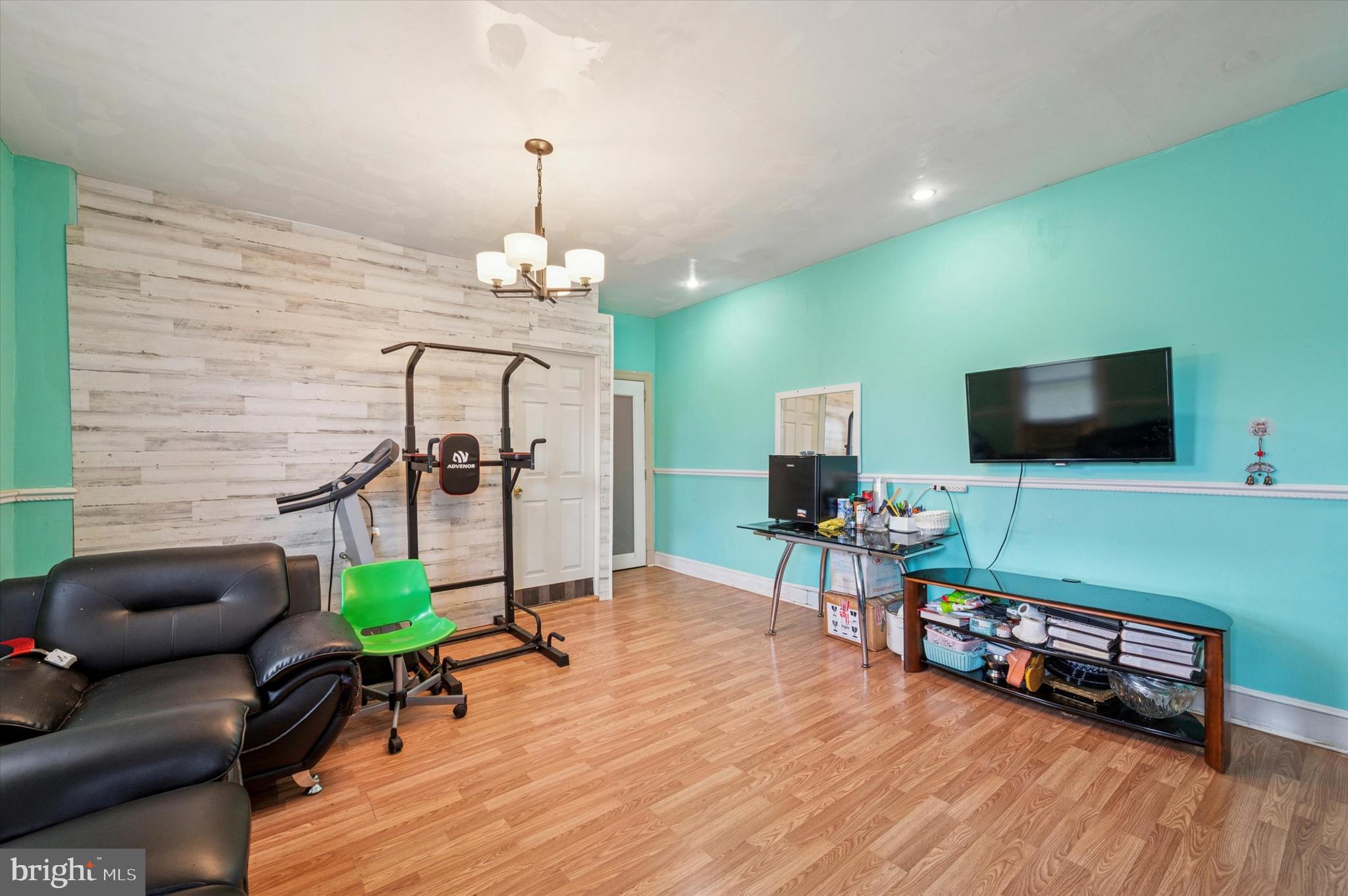 GERMANTOWN - Commercial Sale