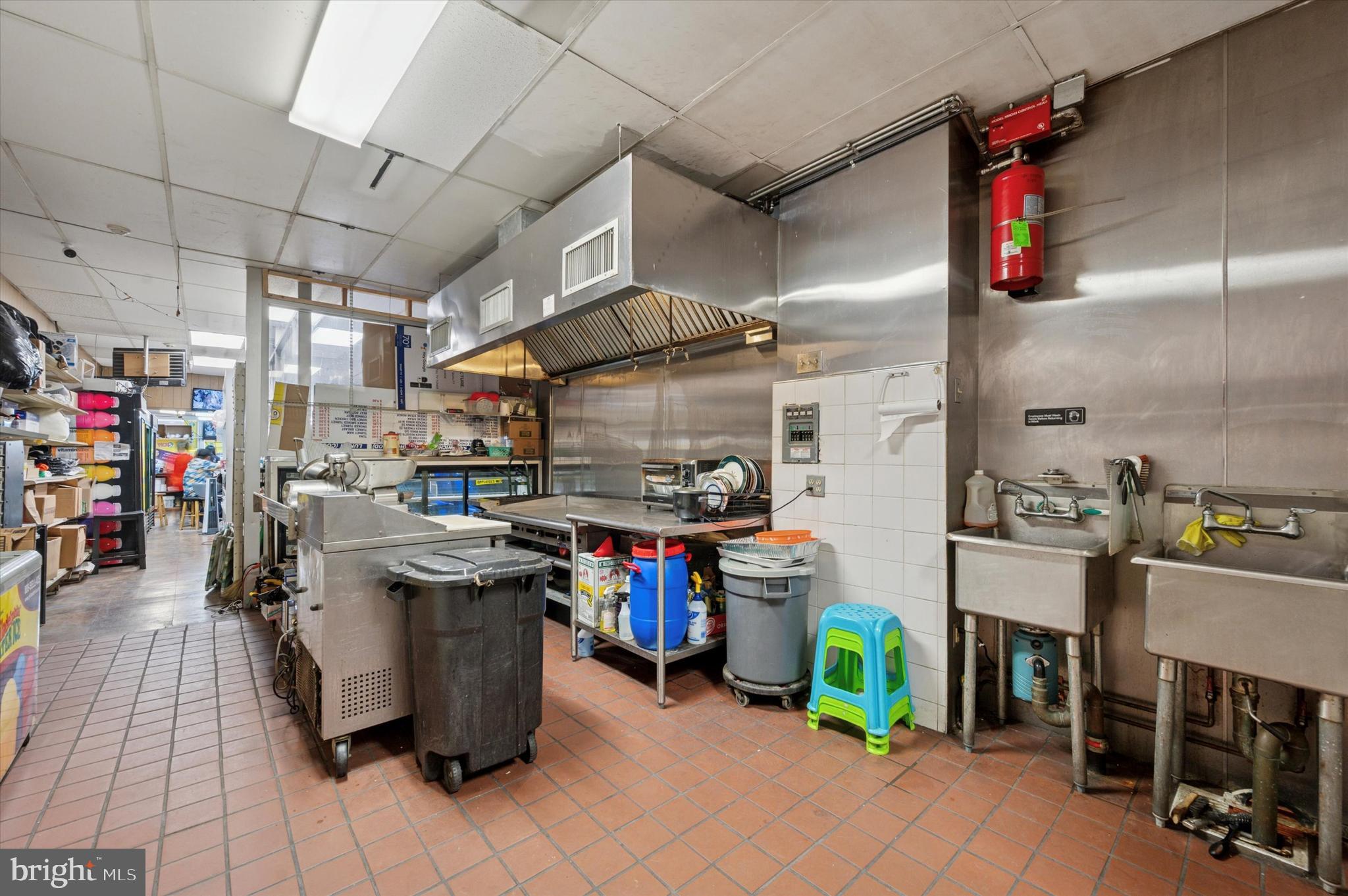 GERMANTOWN - Commercial Sale