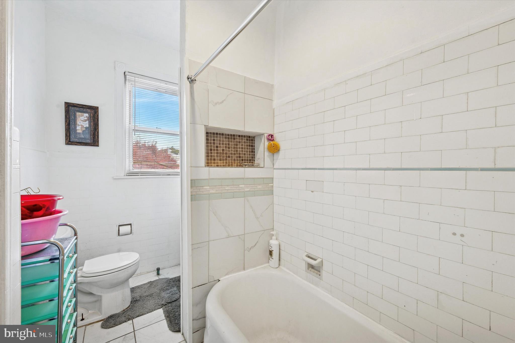 GERMANTOWN - Commercial Sale