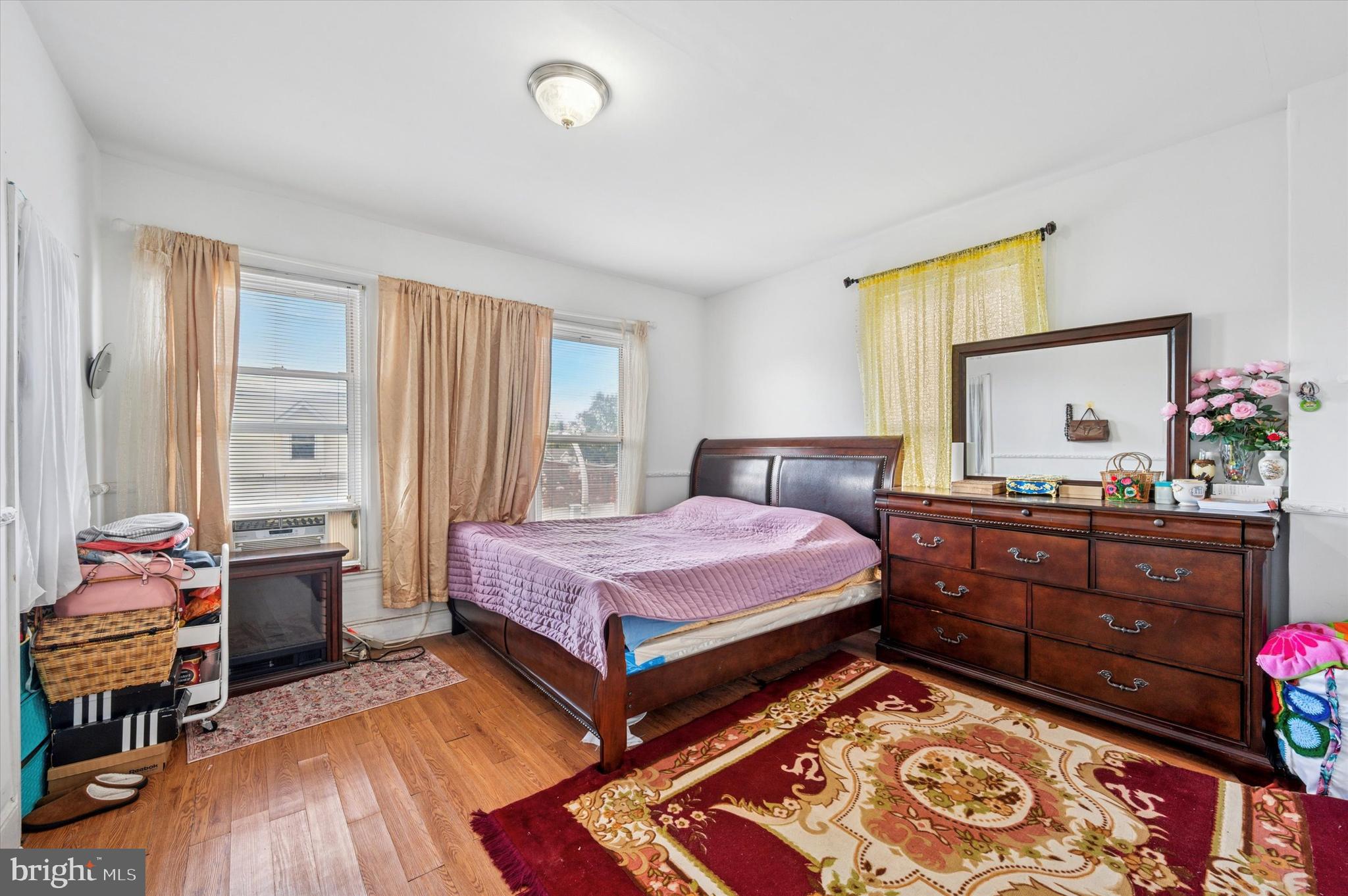 GERMANTOWN - Commercial Sale