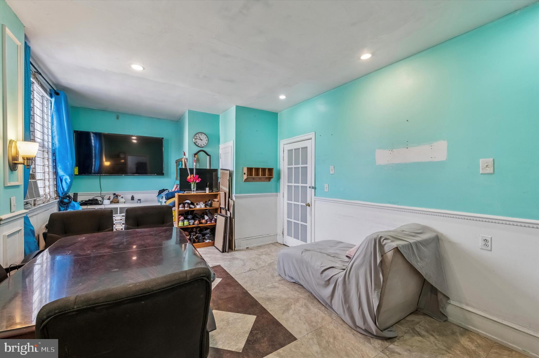 GERMANTOWN - Commercial Sale