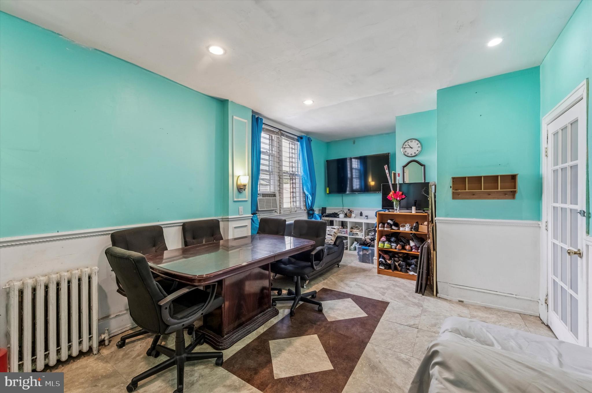 GERMANTOWN - Commercial Sale