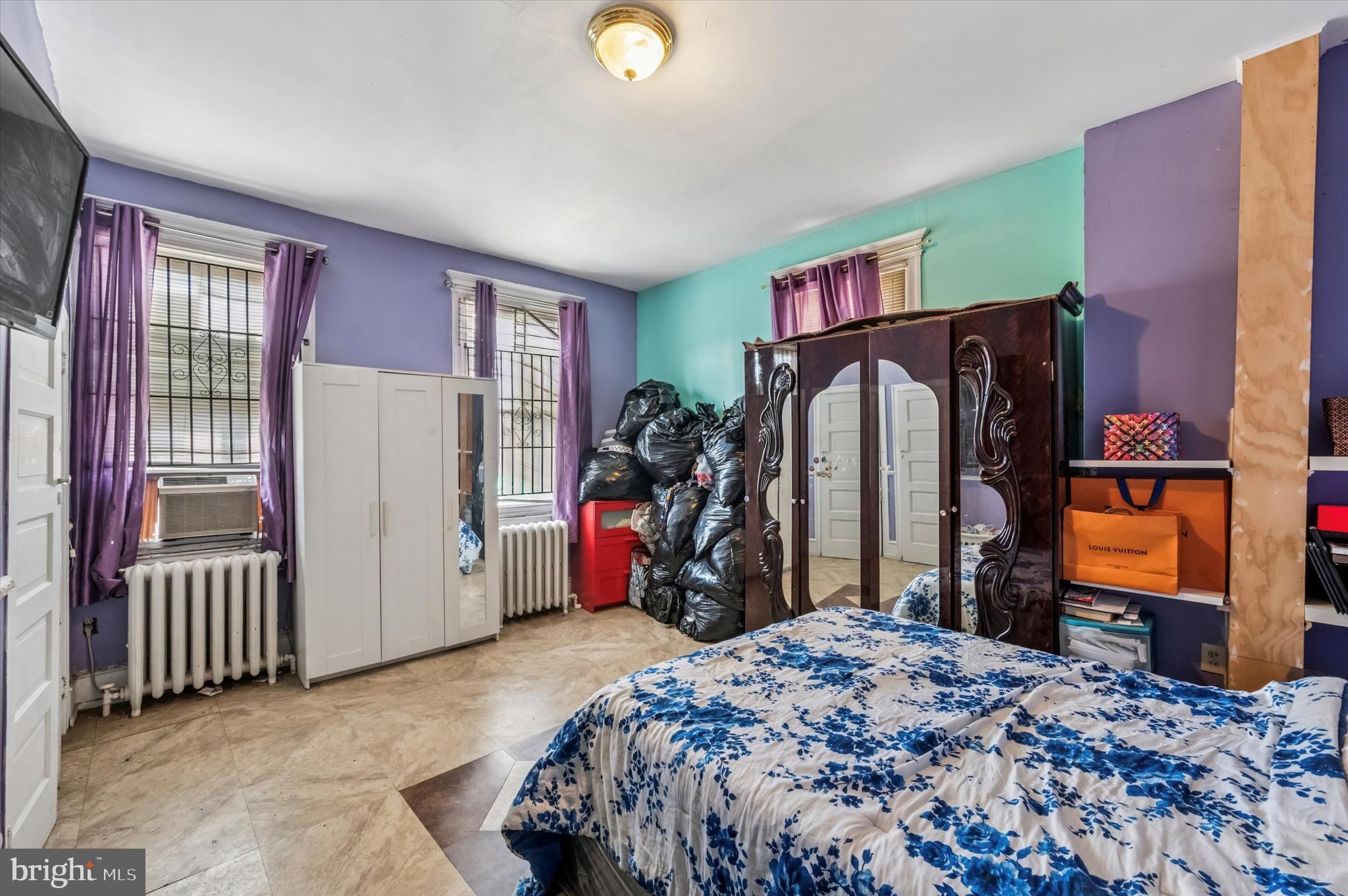 GERMANTOWN - Commercial Sale