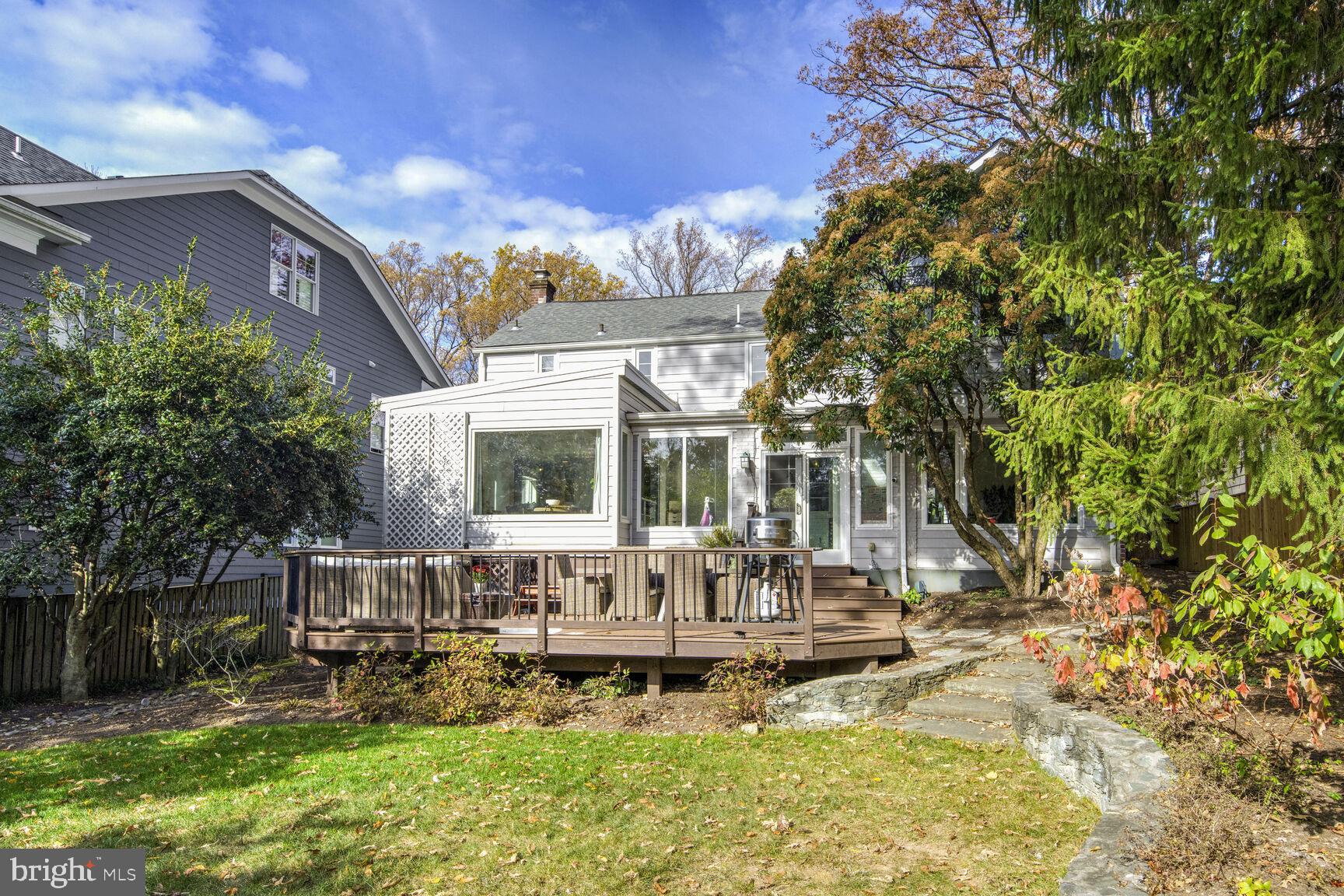 GREENWICH FOREST - Residential