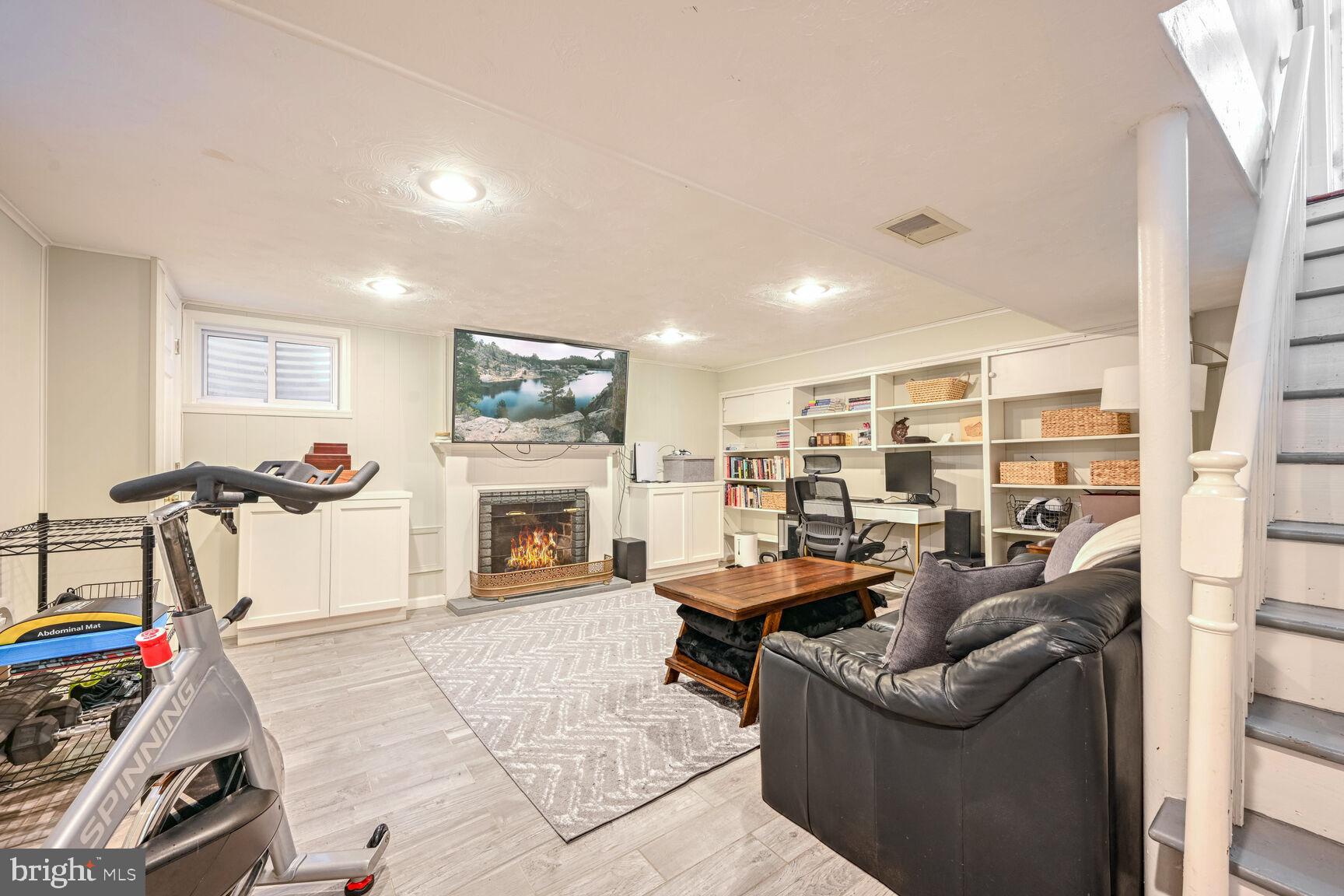 GREENWICH FOREST - Residential