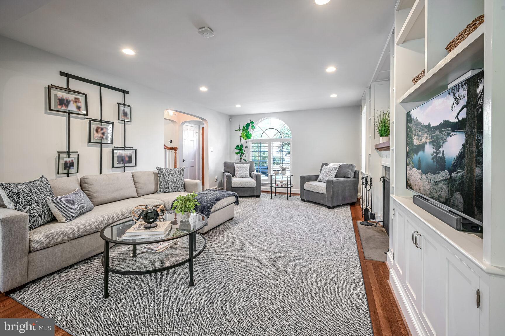 GREENWICH FOREST - Residential