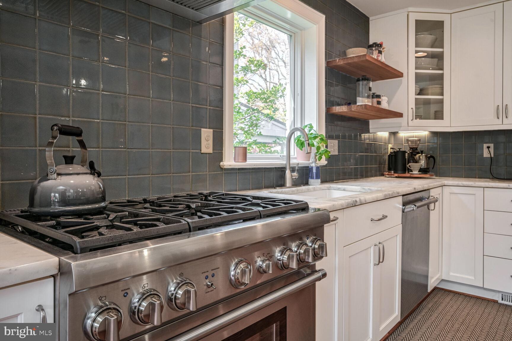 GREENWICH FOREST - Residential