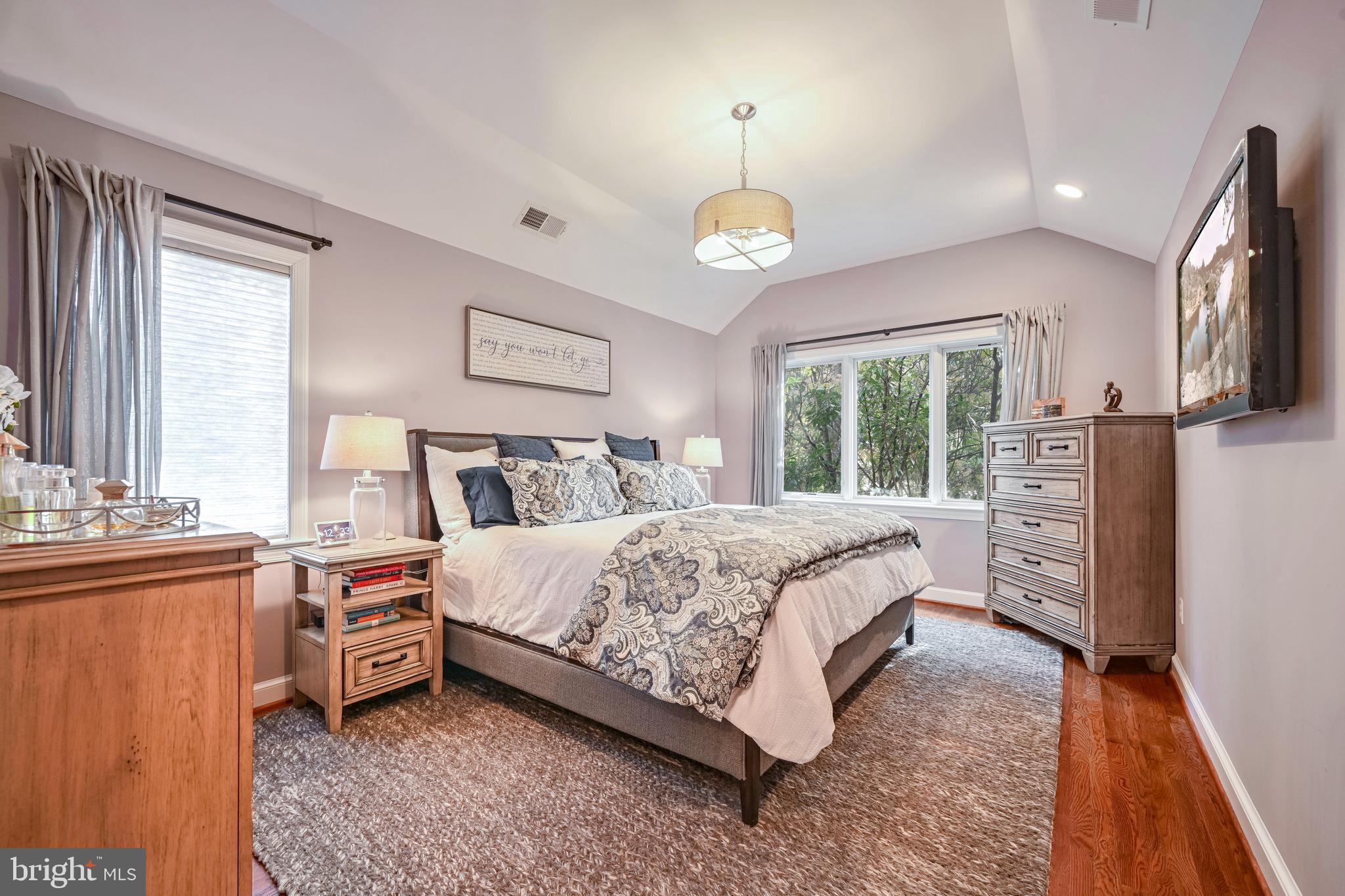 GREENWICH FOREST - Residential