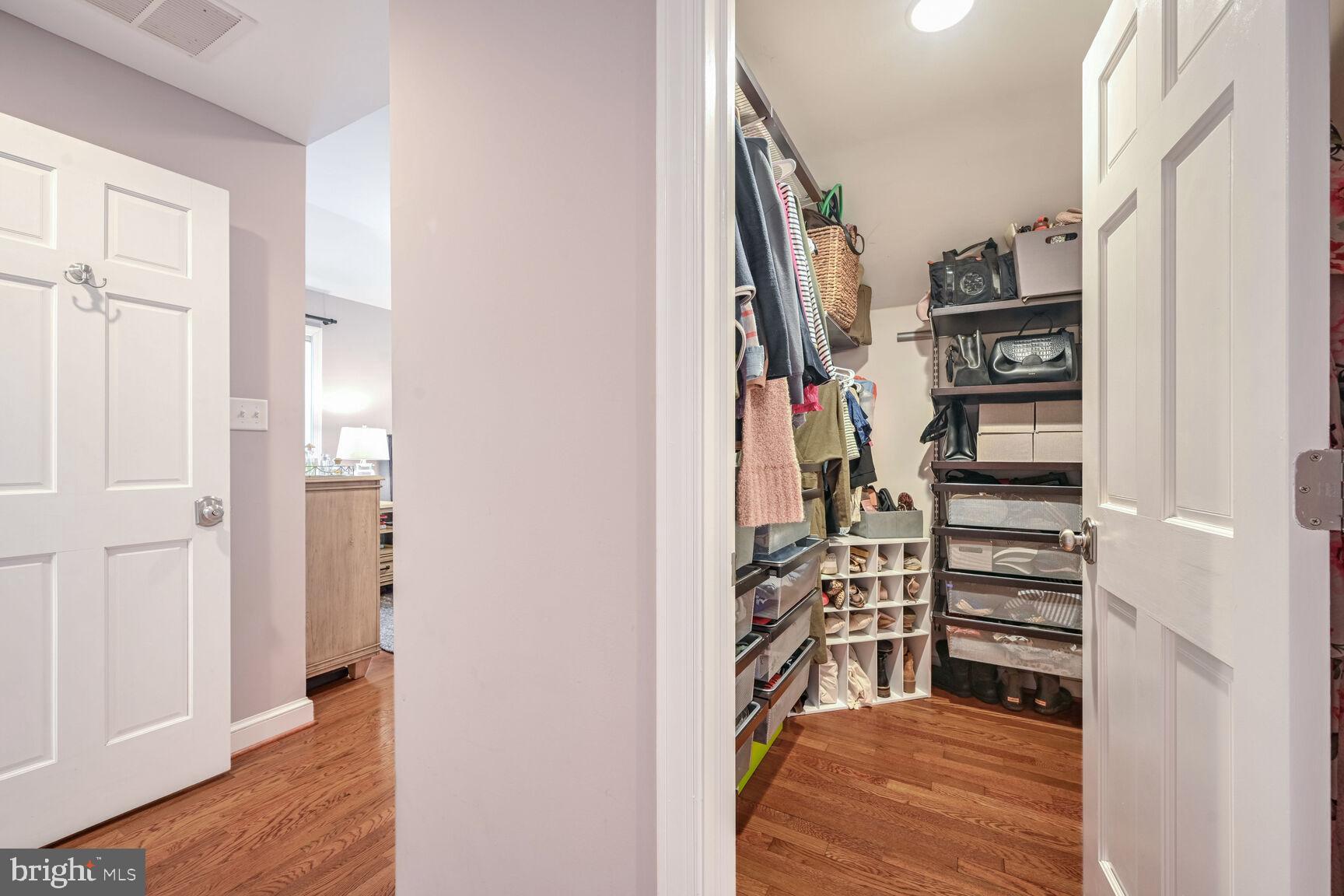 GREENWICH FOREST - Residential