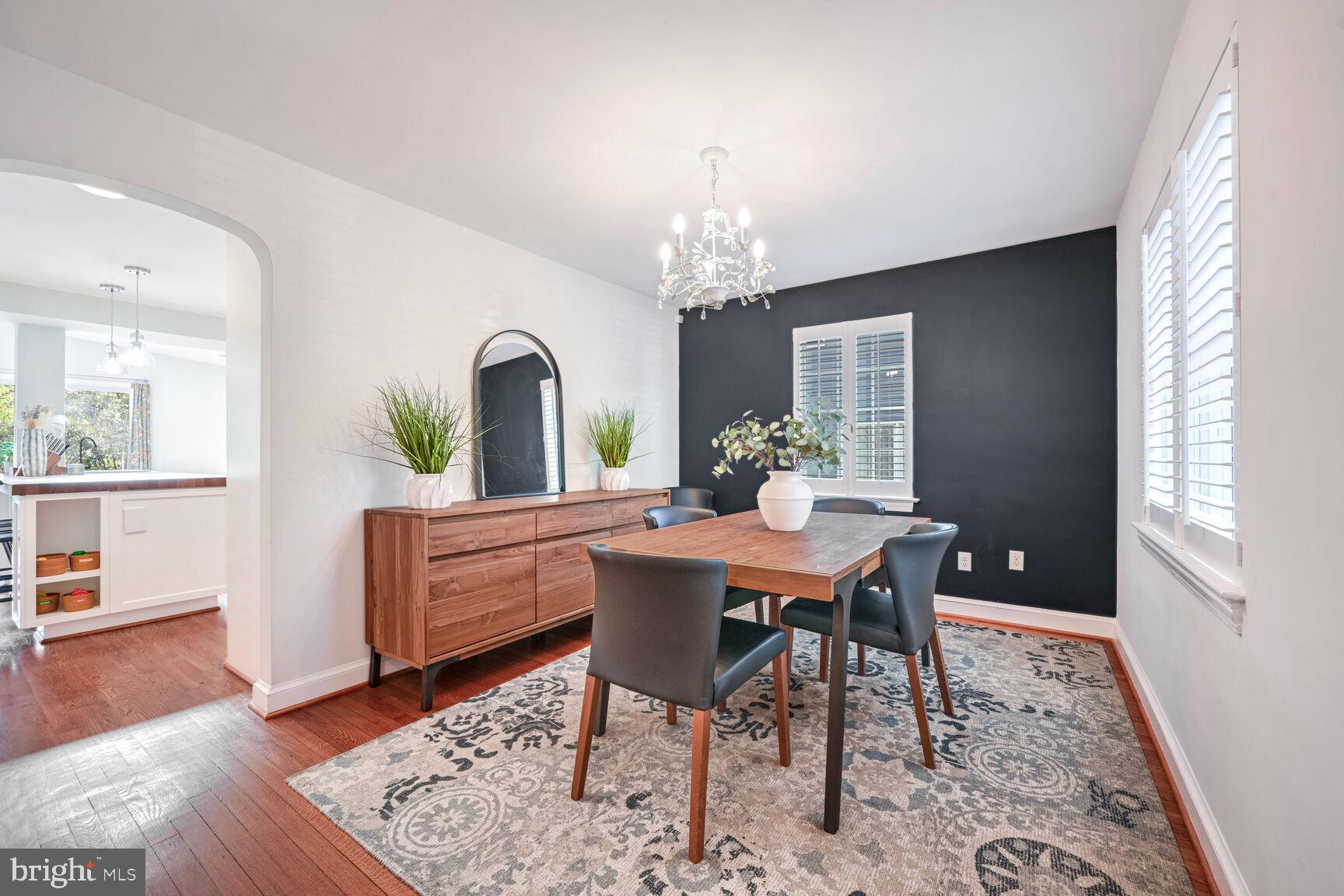 GREENWICH FOREST - Residential