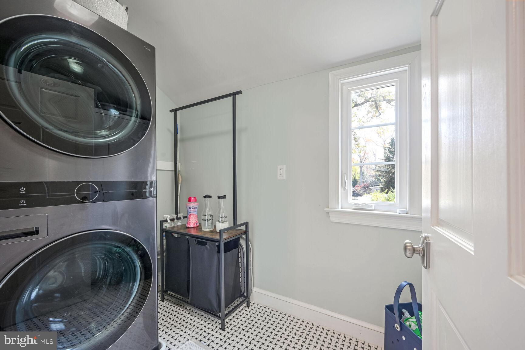 GREENWICH FOREST - Residential