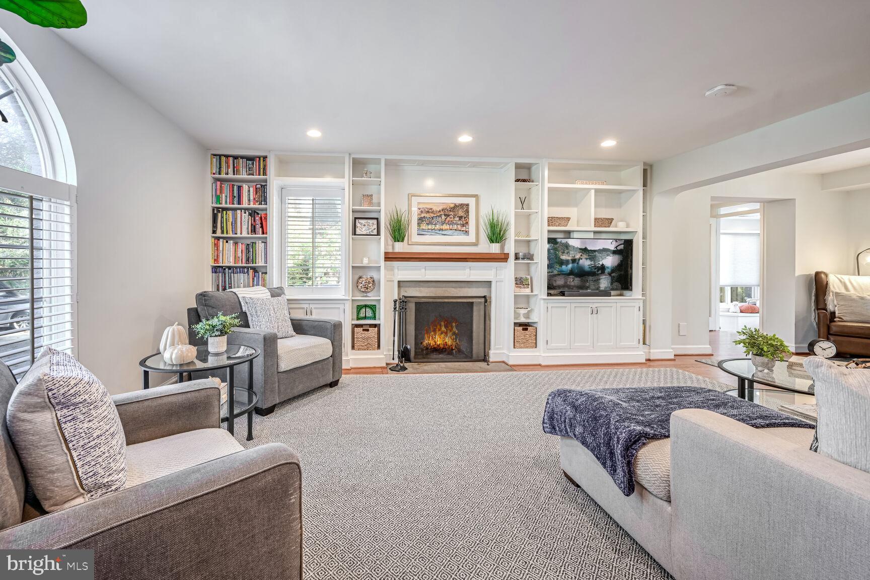 GREENWICH FOREST - Residential