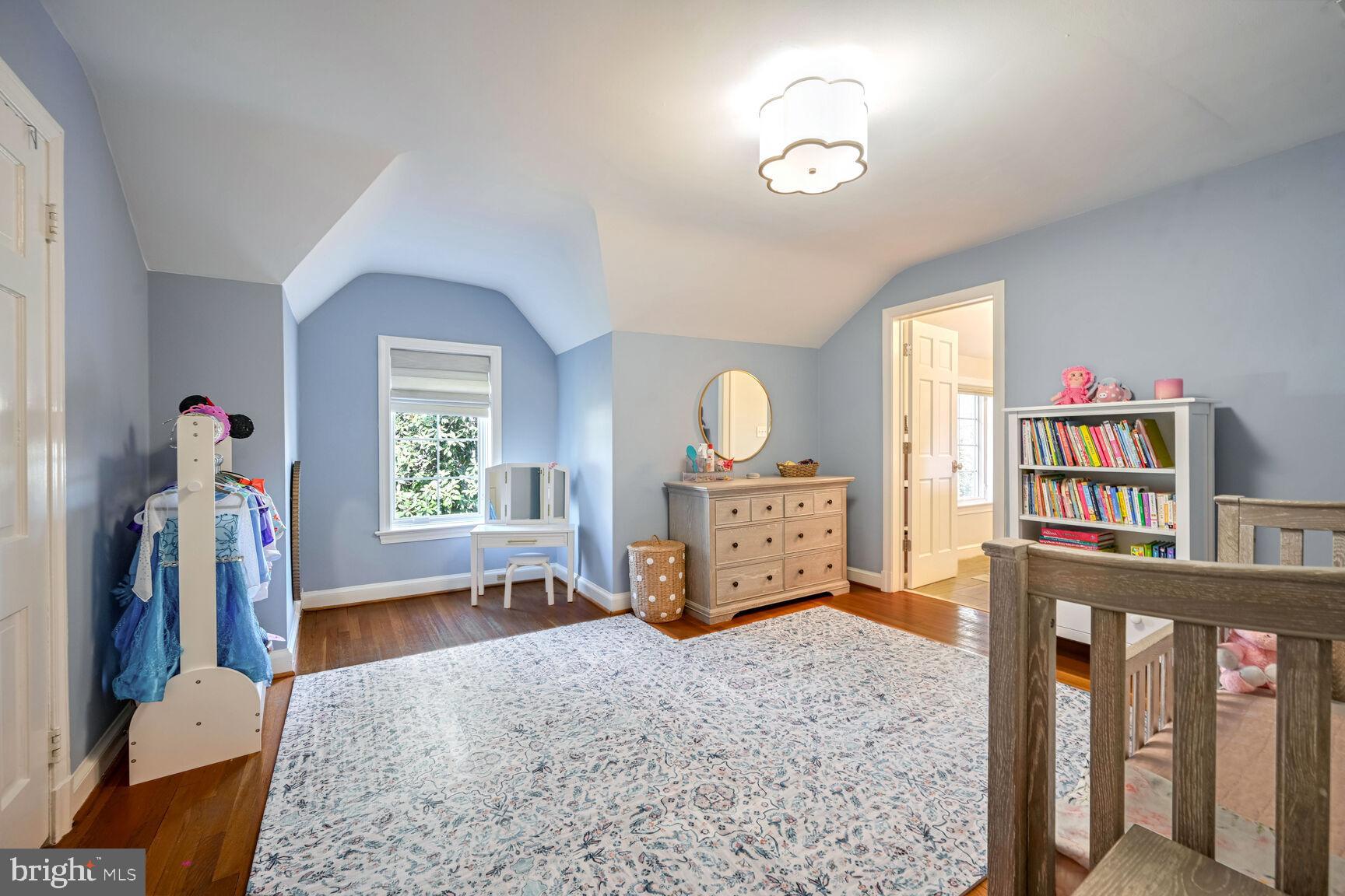 GREENWICH FOREST - Residential