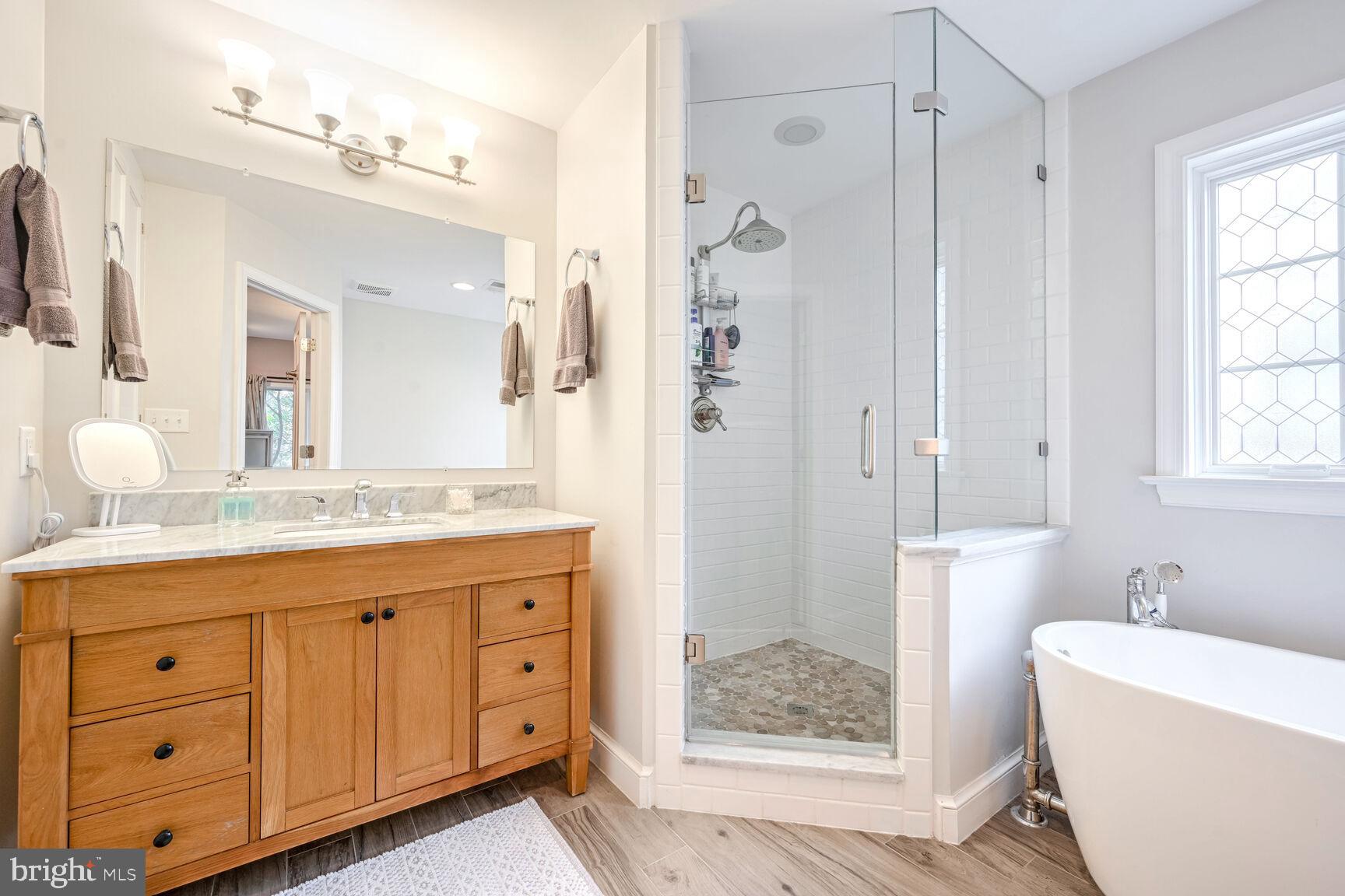 GREENWICH FOREST - Residential