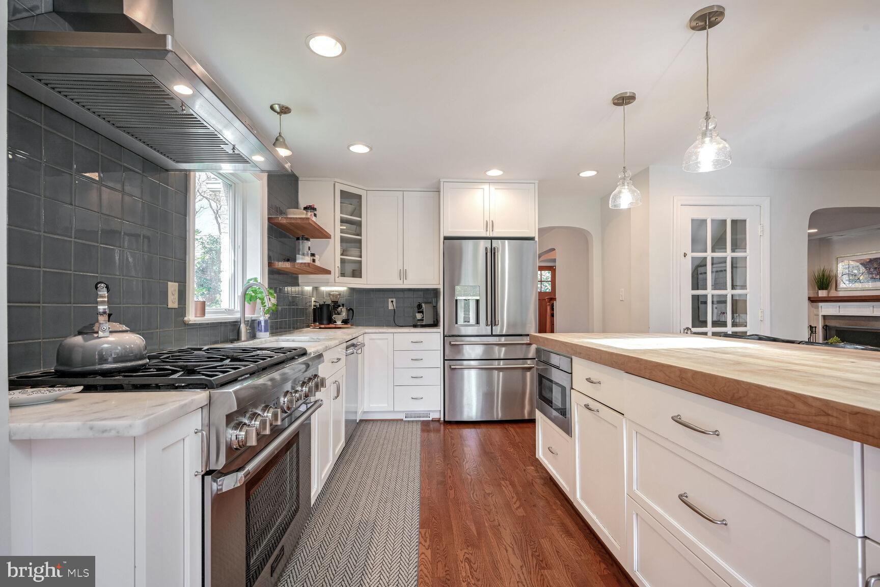 GREENWICH FOREST - Residential