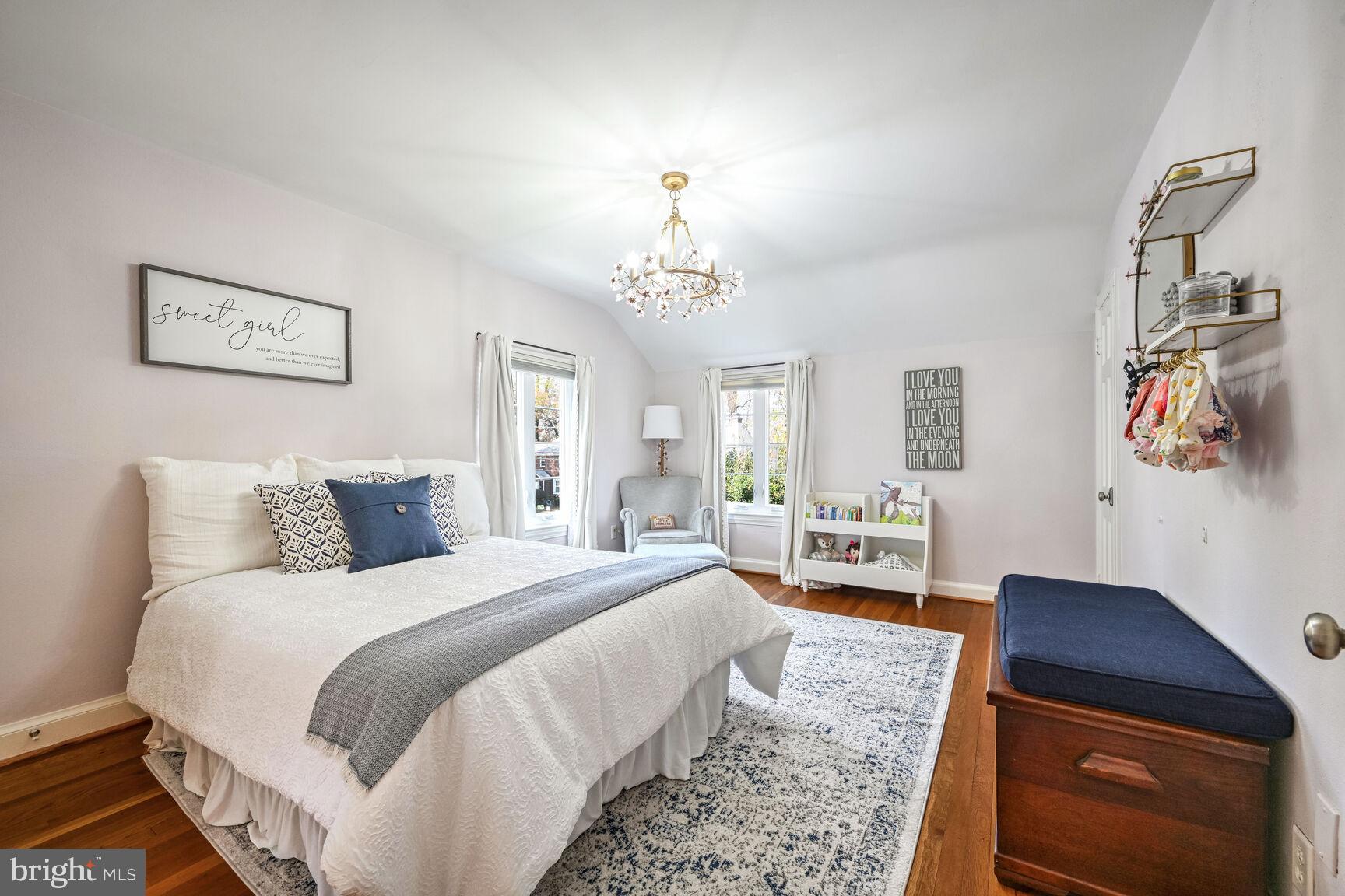 GREENWICH FOREST - Residential